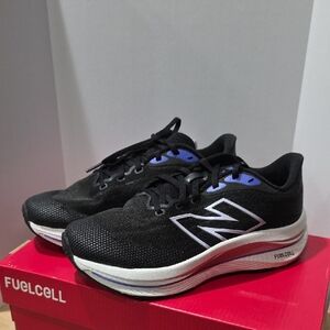 New Balance Black Walking Fuel Cell Sneakers with Purple Accents 7 (2e) Wide